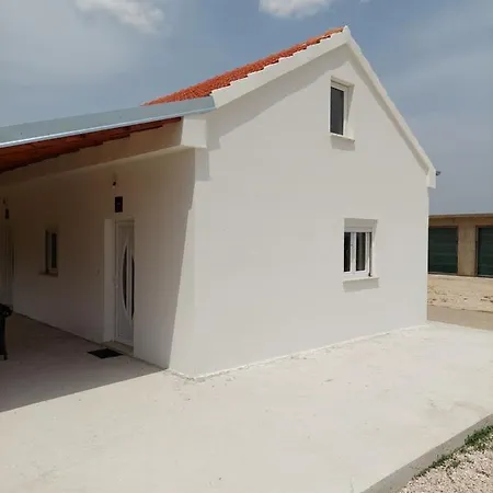 Apartment Dejan *