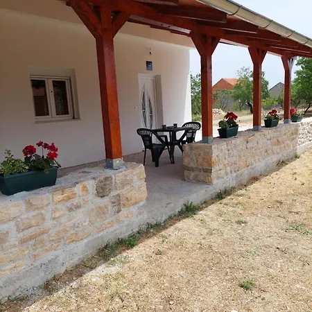 Dejan Apartman Skradin